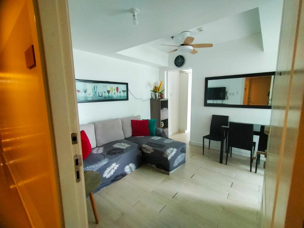 Beach Front Living In The Heart Of The City, Azure Residences 马尼拉 外观 照片