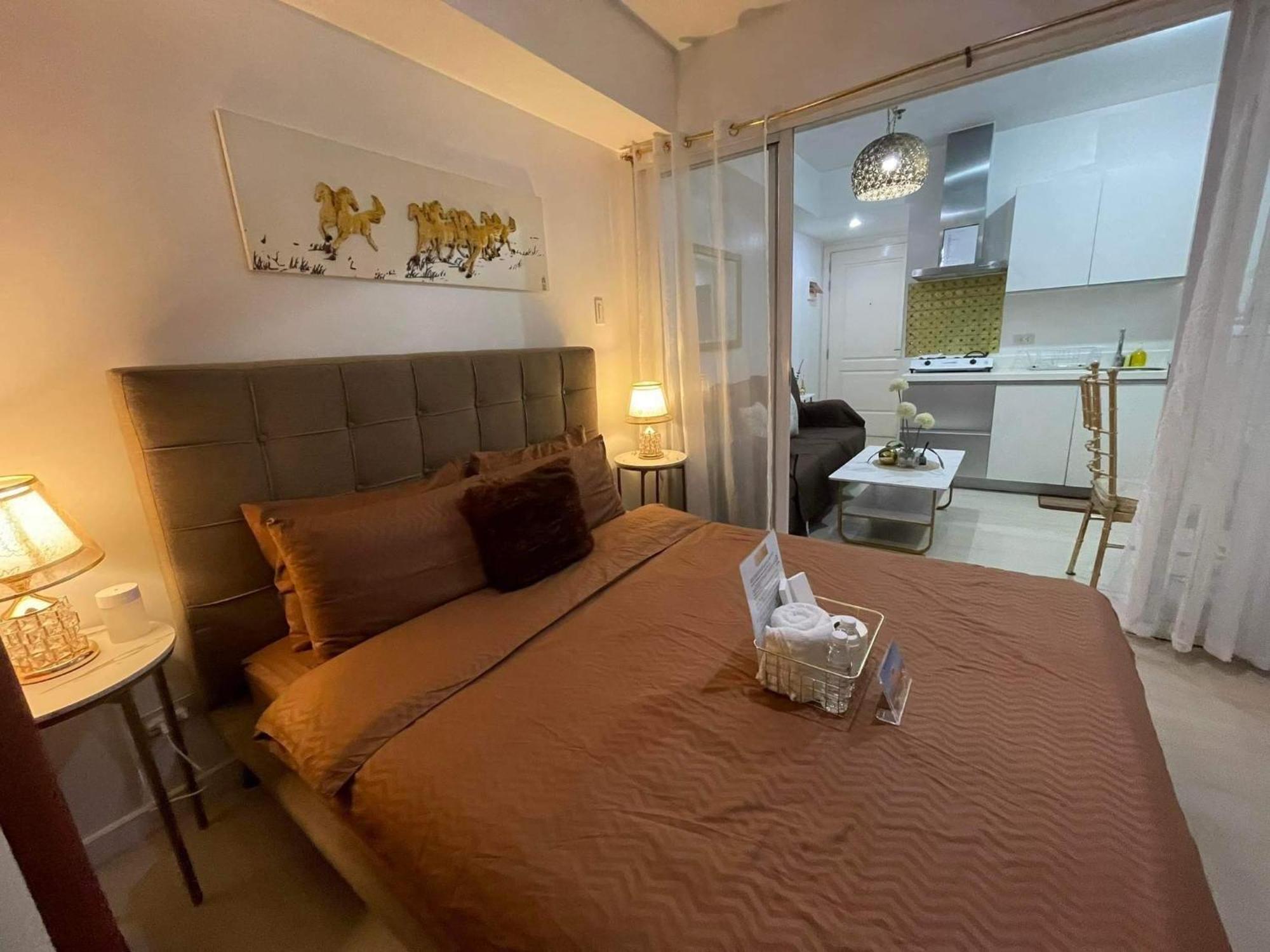 Beach Front Living In The Heart Of The City, Azure Residences 马尼拉 外观 照片