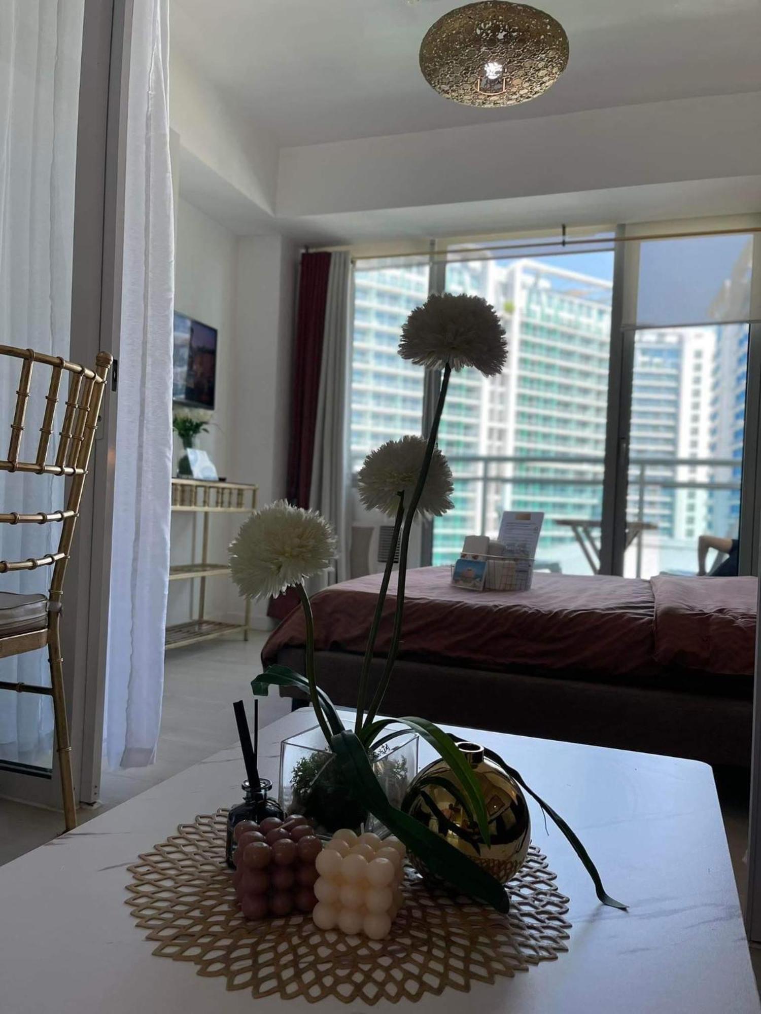 Beach Front Living In The Heart Of The City, Azure Residences 马尼拉 外观 照片