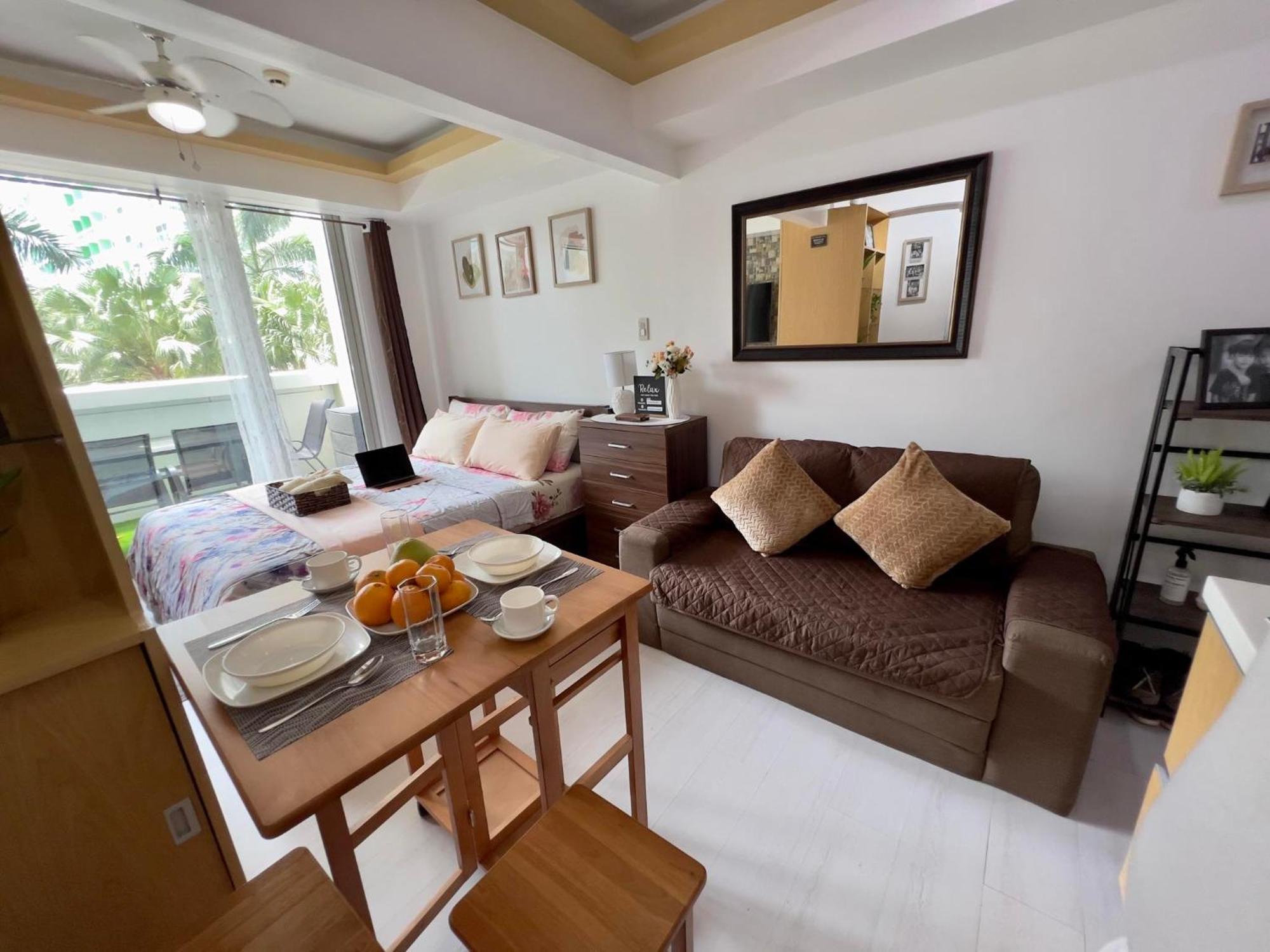 Beach Front Living In The Heart Of The City, Azure Residences 马尼拉 外观 照片