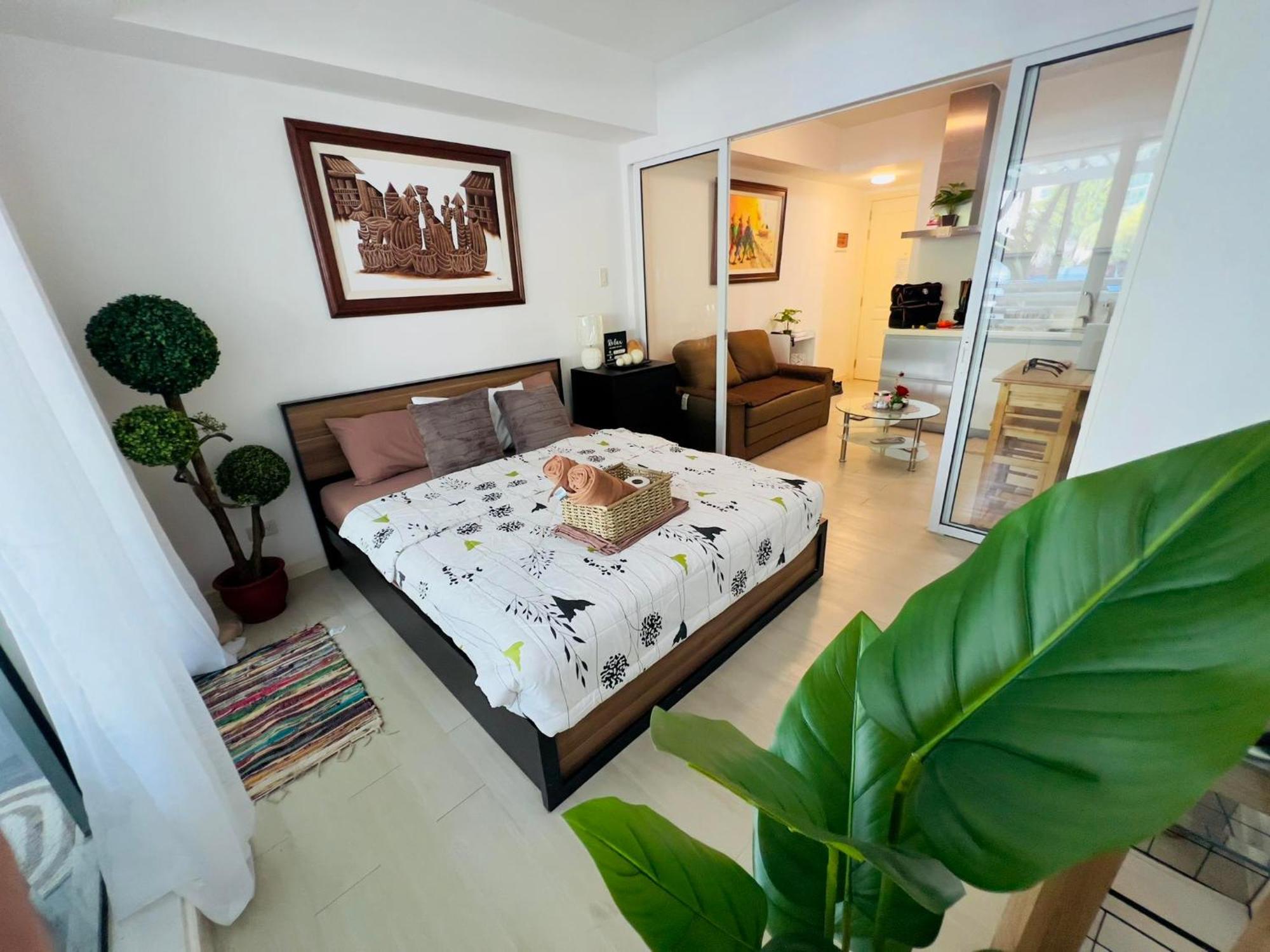 Beach Front Living In The Heart Of The City, Azure Residences 马尼拉 外观 照片