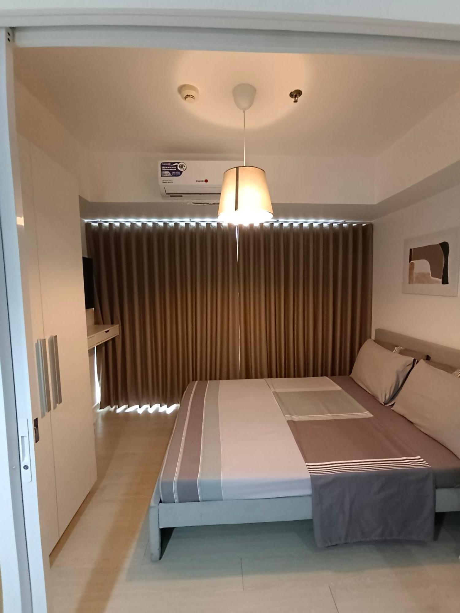 Beach Front Living In The Heart Of The City, Azure Residences 马尼拉 外观 照片