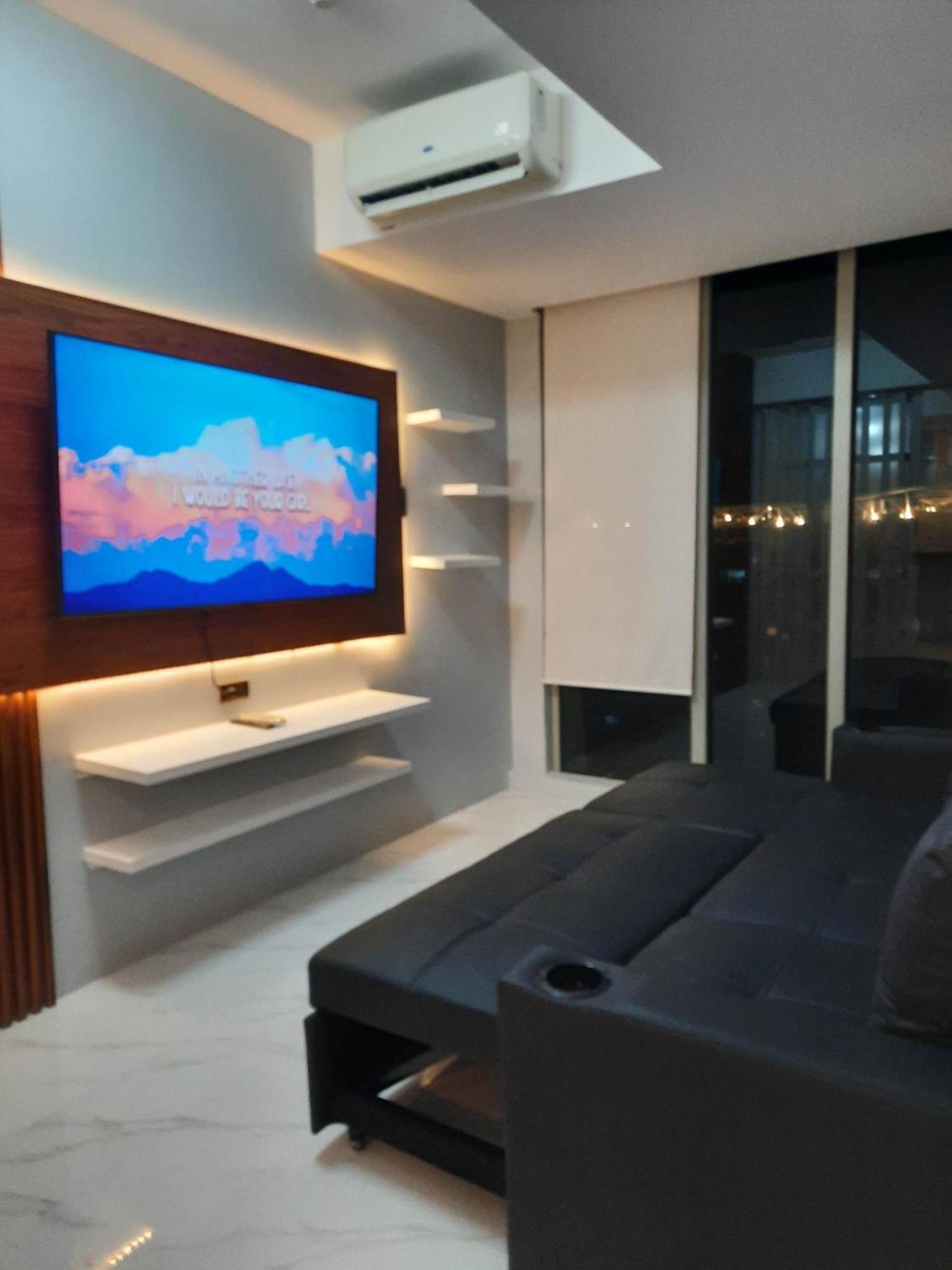 Beach Front Living In The Heart Of The City, Azure Residences 马尼拉 外观 照片