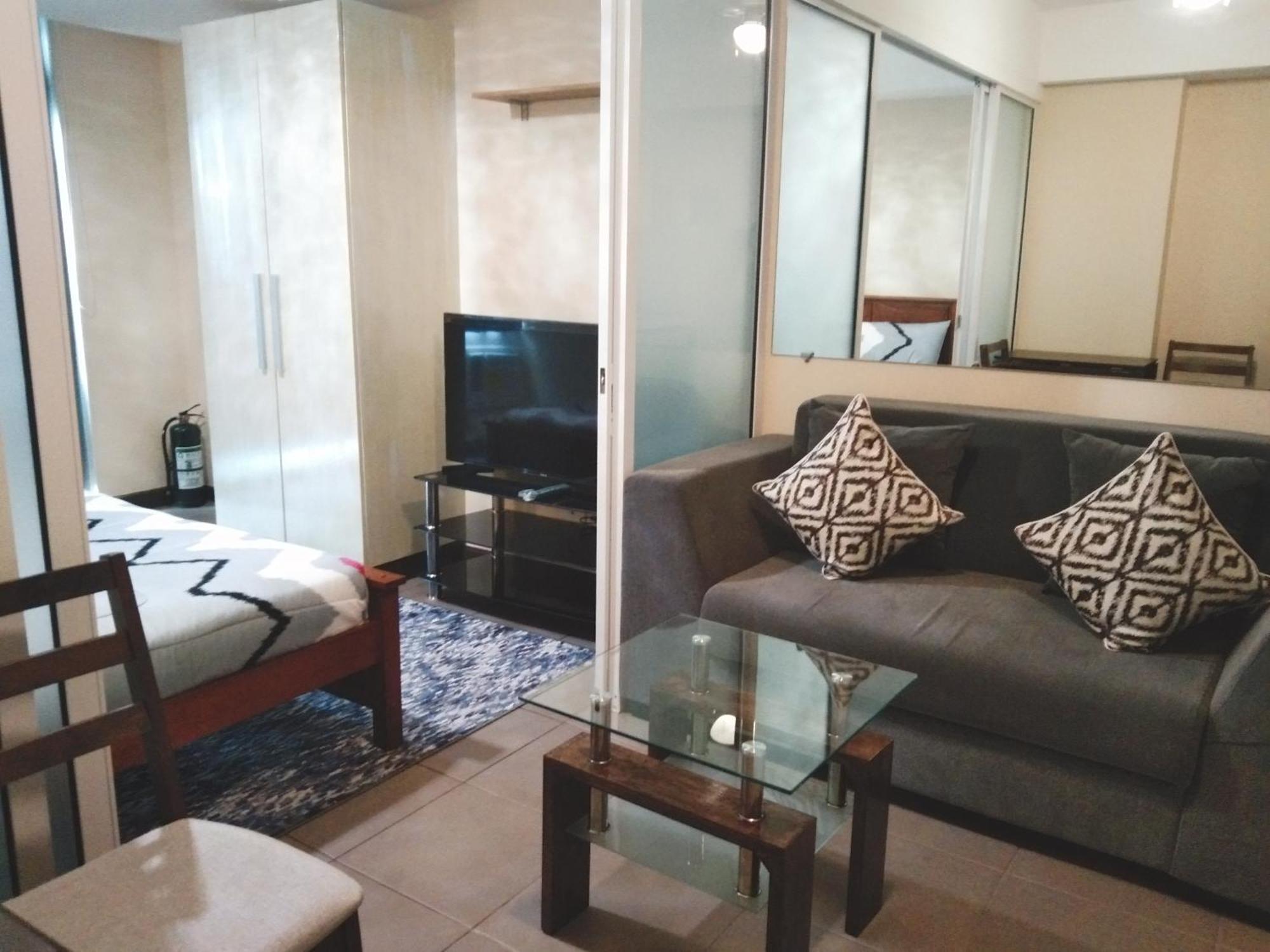 Beach Front Living In The Heart Of The City, Azure Residences 马尼拉 外观 照片