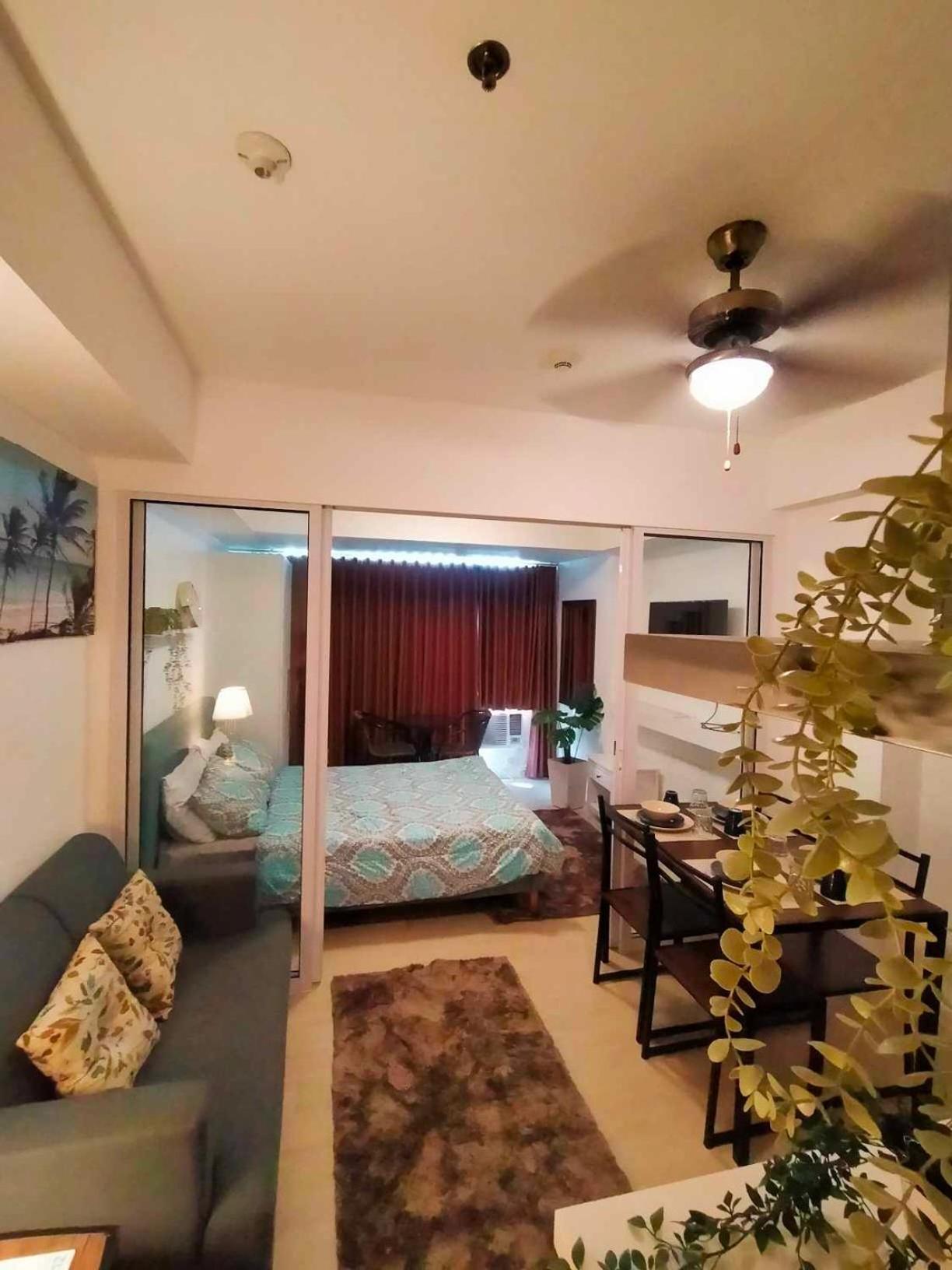 Beach Front Living In The Heart Of The City, Azure Residences 马尼拉 外观 照片