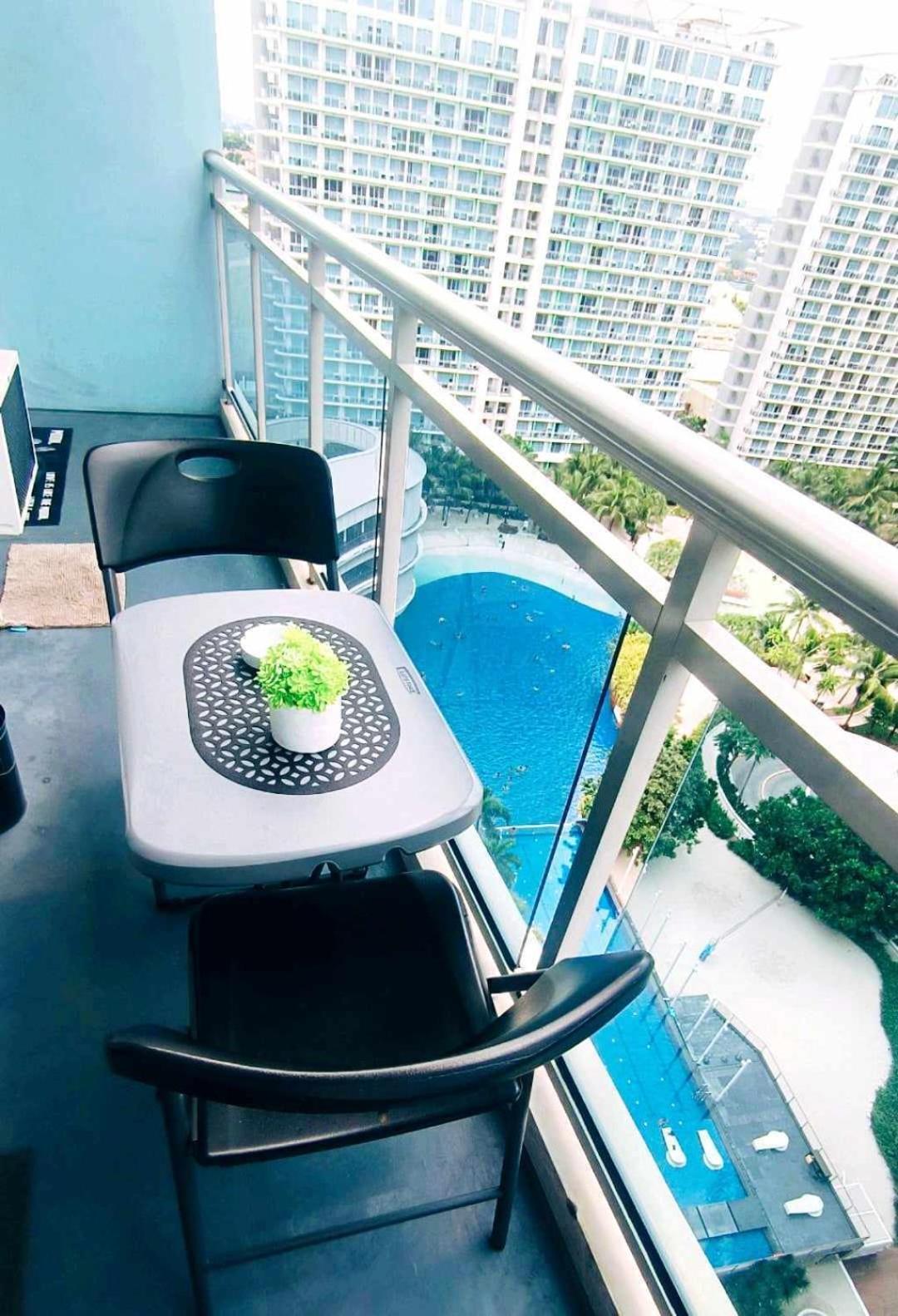 Beach Front Living In The Heart Of The City, Azure Residences 马尼拉 外观 照片