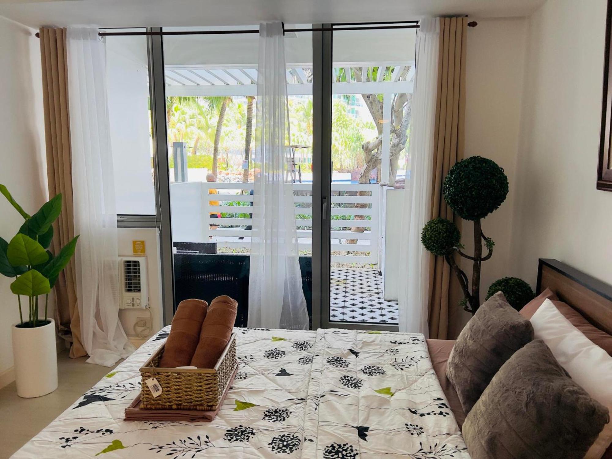 Beach Front Living In The Heart Of The City, Azure Residences 马尼拉 客房 照片