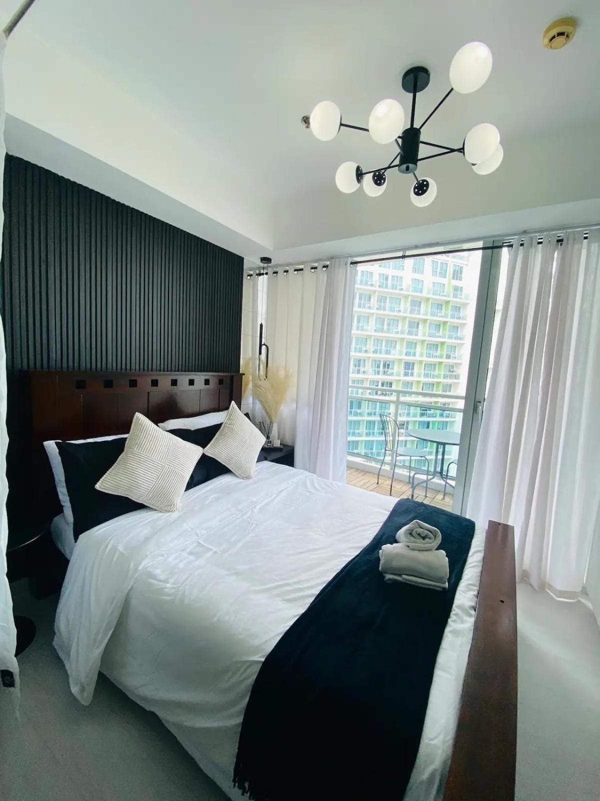 Beach Front Living In The Heart Of The City, Azure Residences 马尼拉 外观 照片