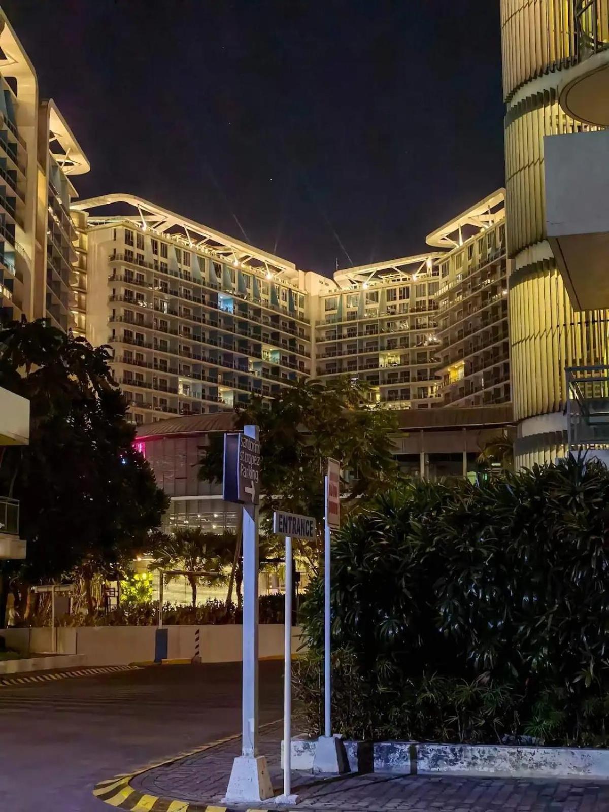 Beach Front Living In The Heart Of The City, Azure Residences 马尼拉 外观 照片